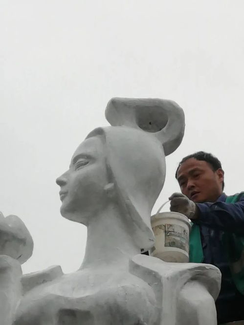 湘潭建設(shè)路口 君子蓮 雕塑換新裝 圖